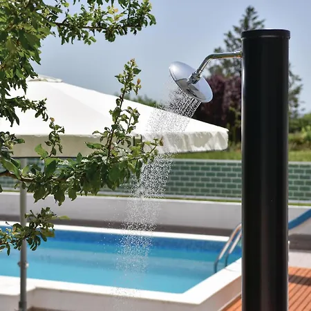 Дом отдыха Sinj With A Fireplace 417