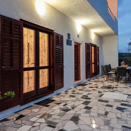 Sinj With A Fireplace 417 Синь