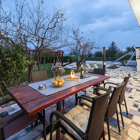 Дом отдыха Sinj With A Fireplace 417 Синь