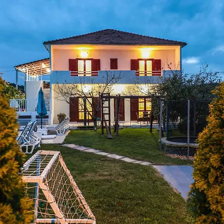 Sinj With A Fireplace 417 Синь