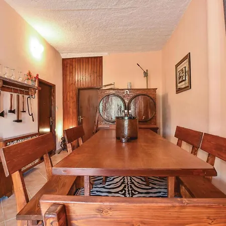 Sinj With A Fireplace 417 Дом отдыха