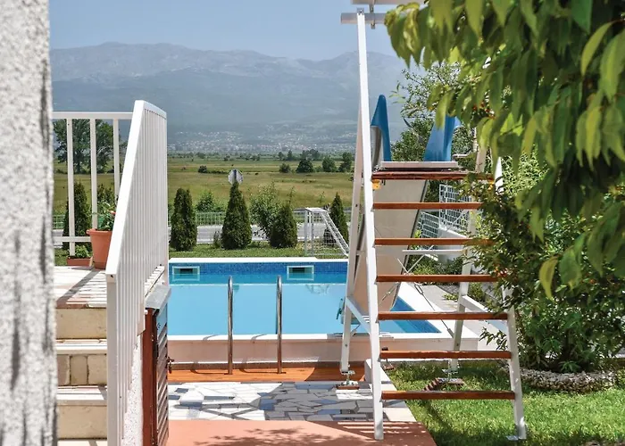 With A Fireplace 417 بيت للعطل سيني