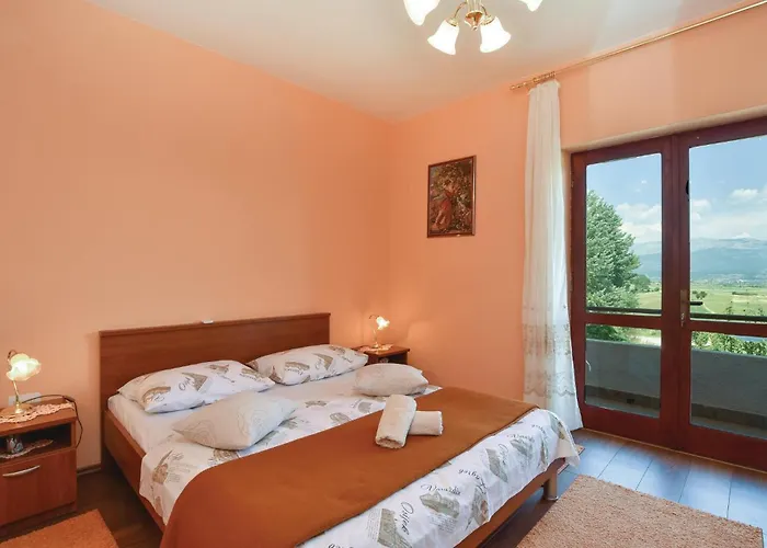 With A Fireplace 417 بيت للعطل سيني