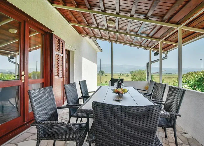 With A Fireplace 417 بيت للعطل *